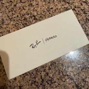 Ray-Ban Meta Wayfarer Gen 2 🕶️
New in factory sealed box